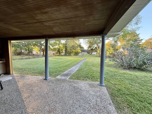 1412 Ithaca Avenue, Nederland, TX 77627