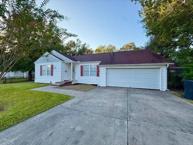 1412 Ithaca Avenue, Nederland, TX 77627