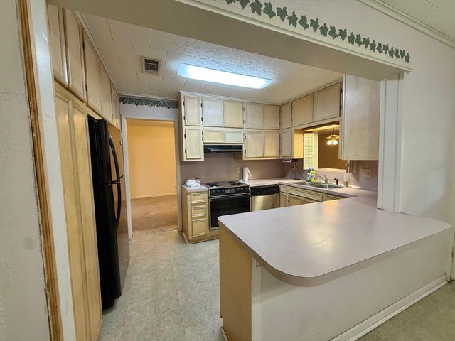 1412 Ithaca Avenue, Nederland, TX 77627