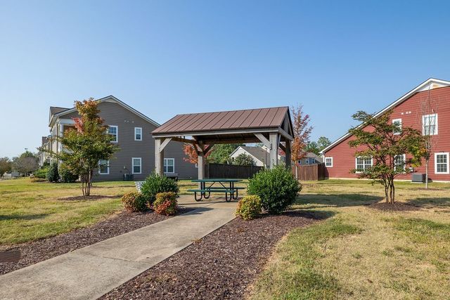2050 Hemlock Dr, Spring Hill, TN 37174