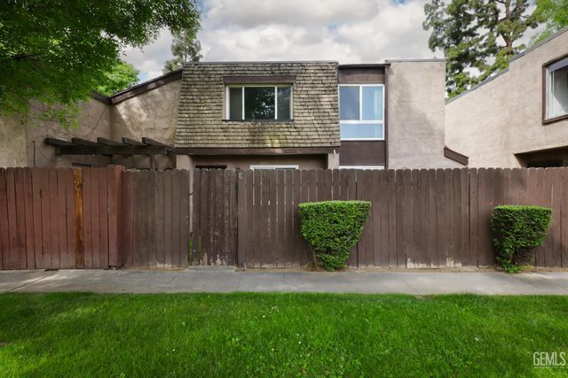2200 Cedro Court B, Bakersfield, CA 93309