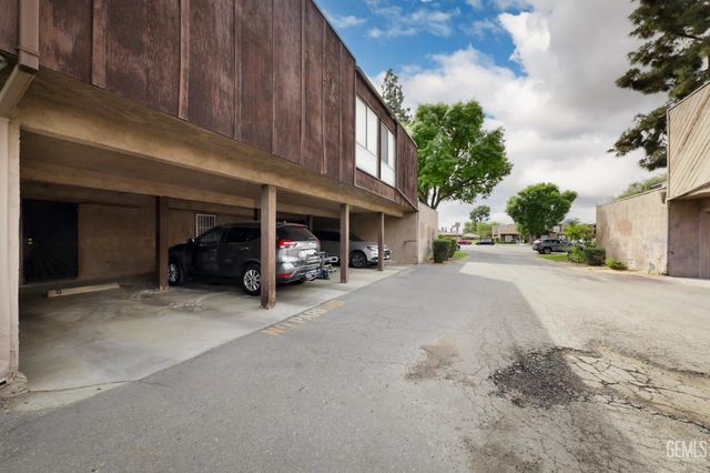 2200 Cedro Court B, Bakersfield, CA 93309