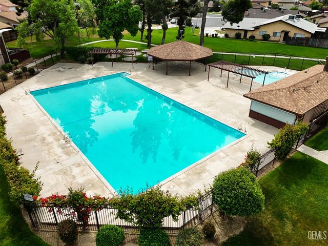 2200 Cedro Court B, Bakersfield, CA 93309