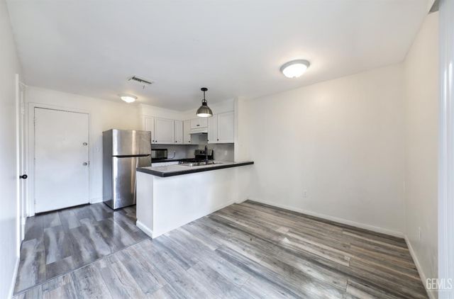 2200 Cedro Court B, Bakersfield, CA 93309