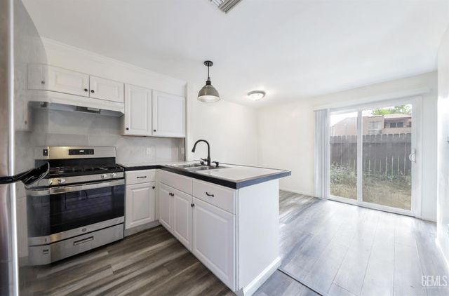 2200 Cedro Court B, Bakersfield, CA 93309