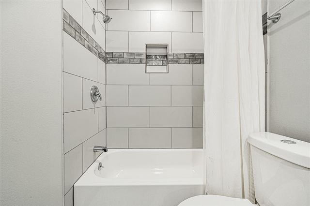 209 W 6th Street, Deer Park, TX 77536