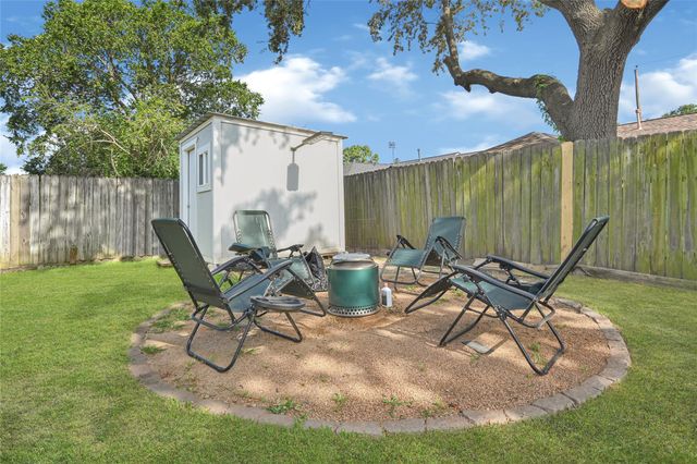 209 W 6th Street, Deer Park, TX 77536