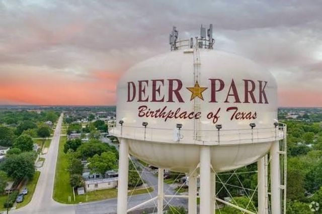 209 W 6th Street, Deer Park, TX 77536