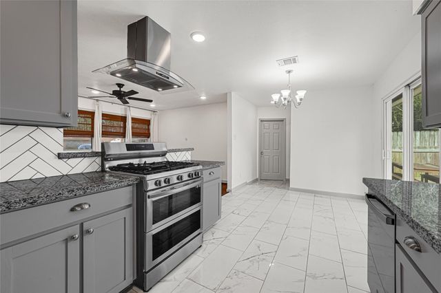 209 W 6th Street, Deer Park, TX 77536