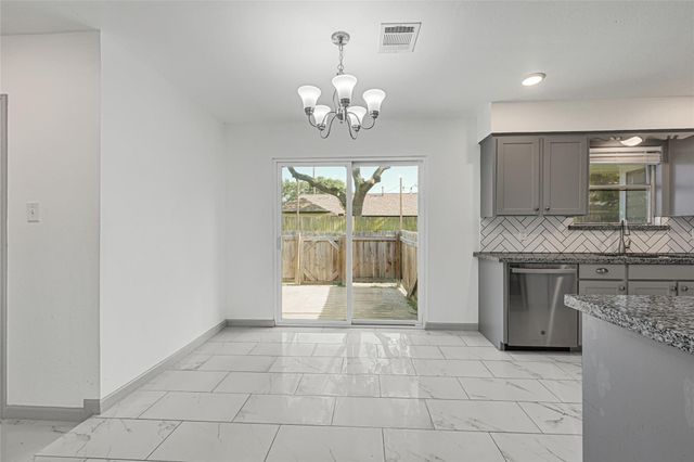 209 W 6th Street, Deer Park, TX 77536