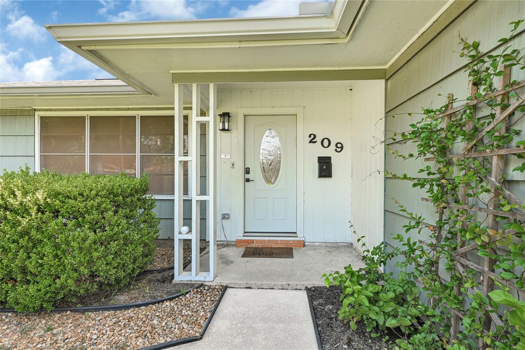 209 W 6th Street, Deer Park, TX 77536