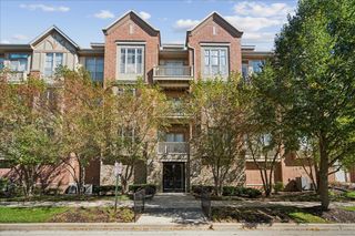1781 Tudor Lane 204, Northbrook, IL 60062