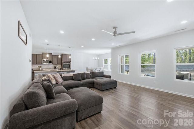 7612 Tanglewood Way, Denver, NC 28037