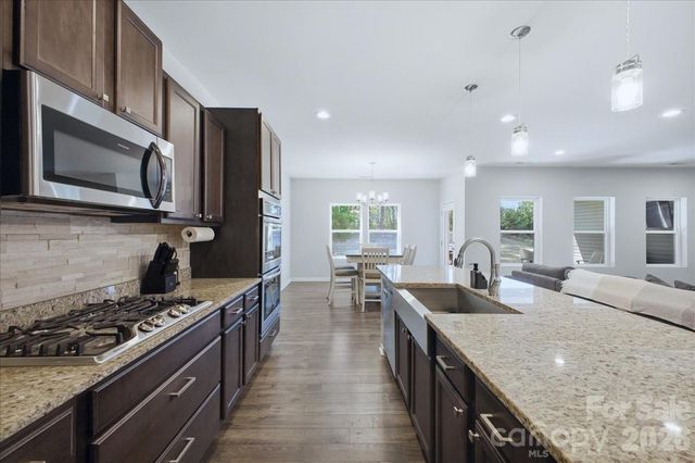 7612 Tanglewood Way, Denver, NC 28037