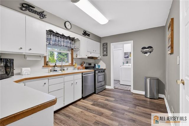 256 Adirondack Avenue, Spotswood, NJ 08884