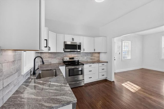 1490 Independence Avenue, Lee's Summit, MO 64086