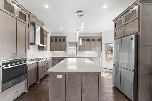 4606 SW Barton Street, Bentonville, AR 72713