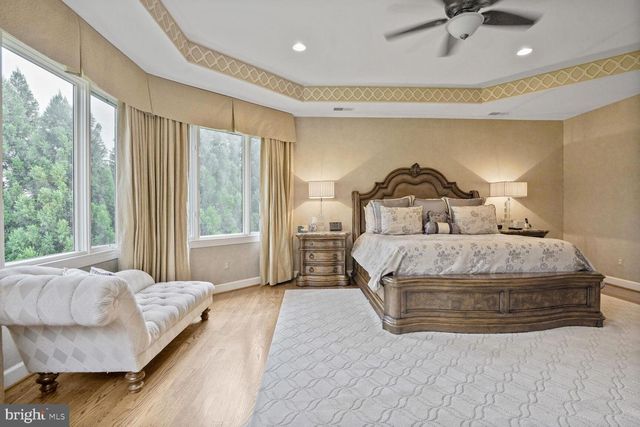 9864 WALKER GLEN CT, Great Falls, VA 22066
