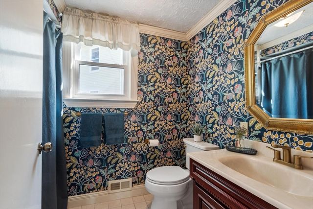 3 Franklin Terrace, Melrose, MA 02176