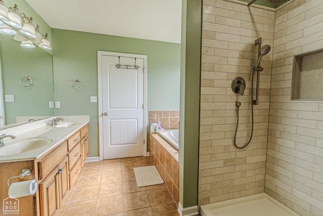 4905 S 28th Street S, Paragould, AR 72450