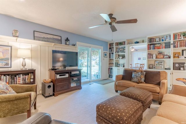 5497 E Sherwood Drive, Newburgh, IN 47630