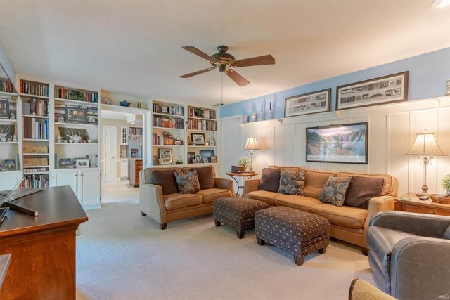 5497 E Sherwood Drive, Newburgh, IN 47630