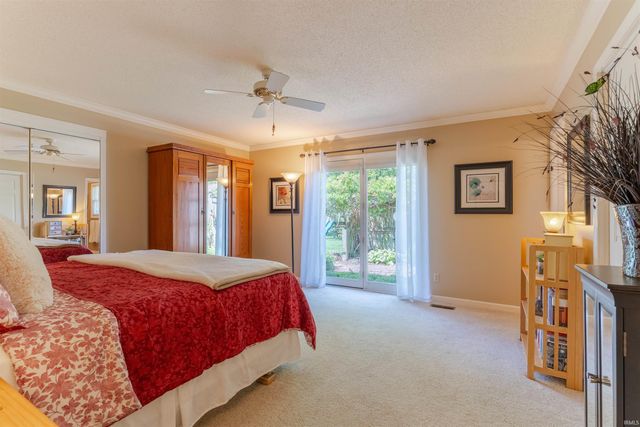 5497 E Sherwood Drive, Newburgh, IN 47630