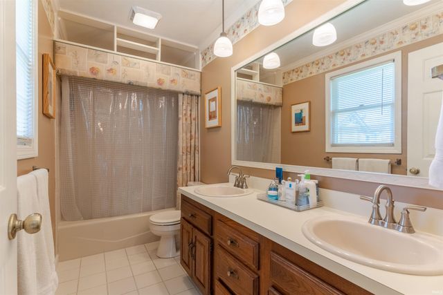 5497 E Sherwood Drive, Newburgh, IN 47630