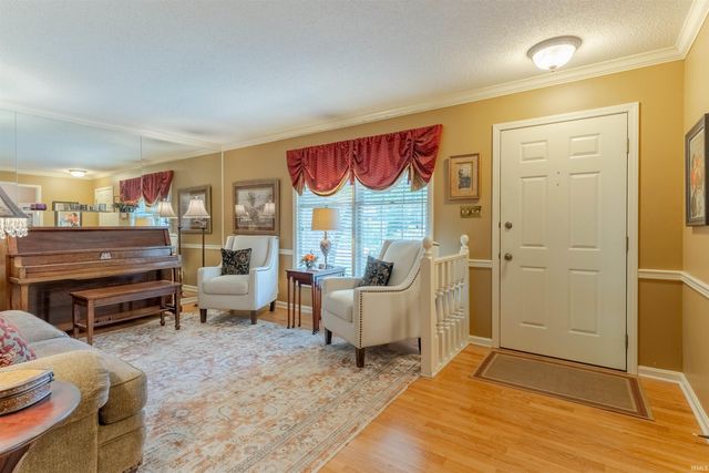 5497 E Sherwood Drive, Newburgh, IN 47630