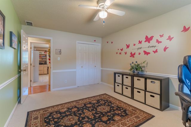5497 E Sherwood Drive, Newburgh, IN 47630