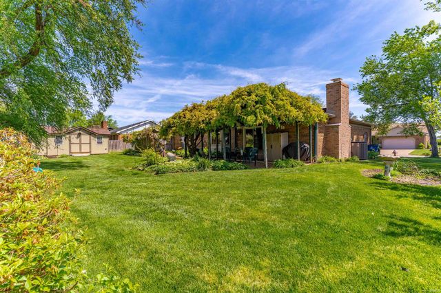 5497 E Sherwood Drive, Newburgh, IN 47630