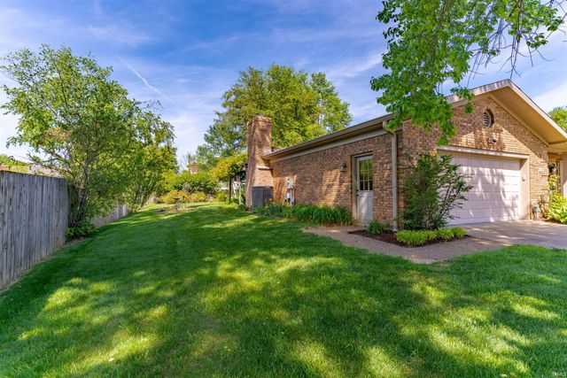 5497 E Sherwood Drive, Newburgh, IN 47630