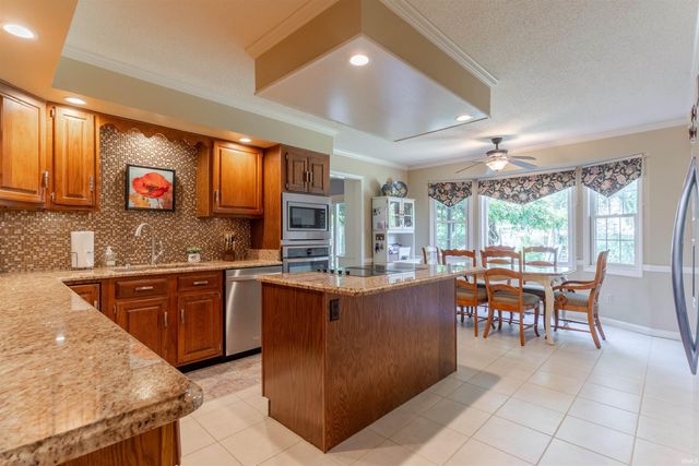 5497 E Sherwood Drive, Newburgh, IN 47630