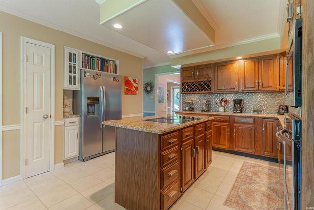 5497 E Sherwood Drive, Newburgh, IN 47630