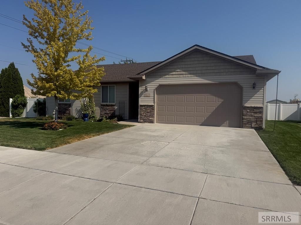 Image 2 of property listing at 1996 Kinghorn Road, Pocatello, ID 83201