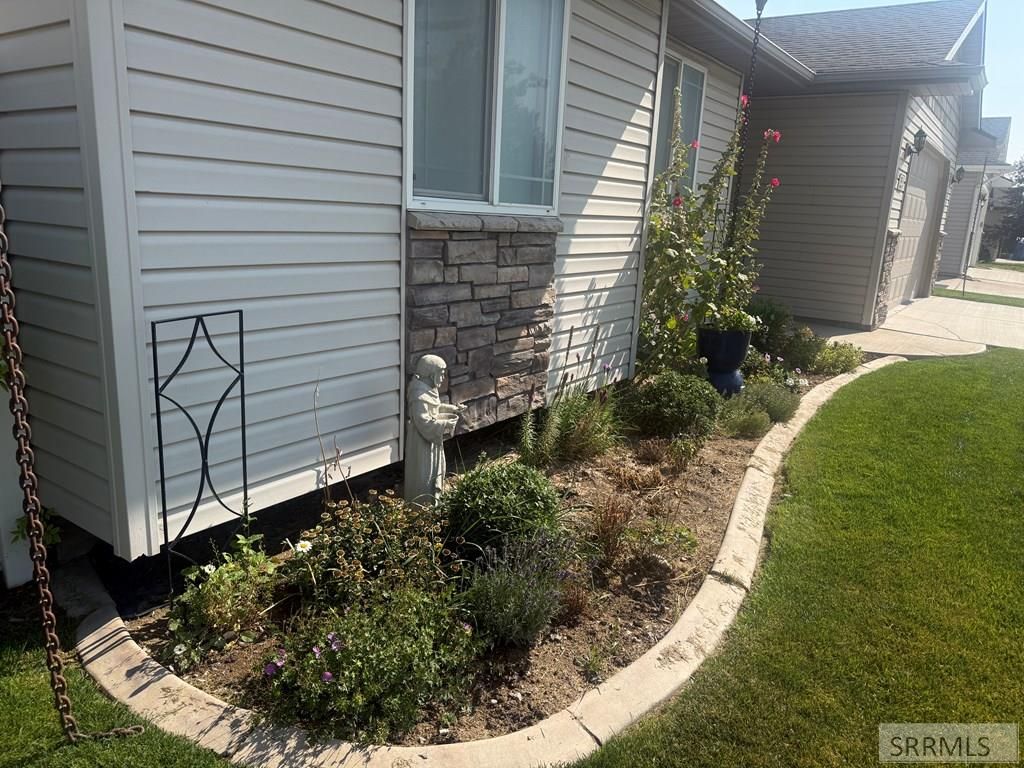 Image 6 of property listing at 1996 Kinghorn Road, Pocatello, ID 83201