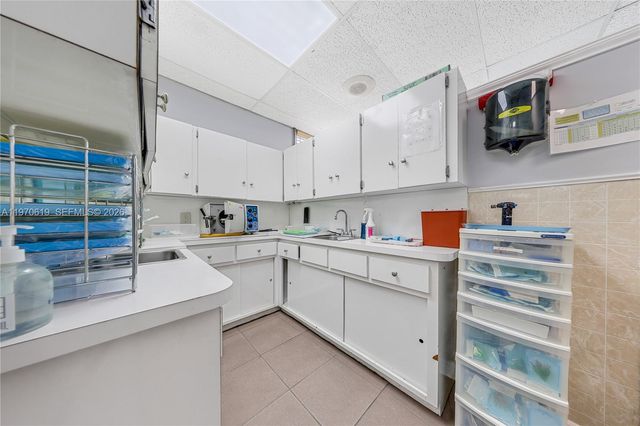 432 NW 12th Ave, Miami, FL 33128