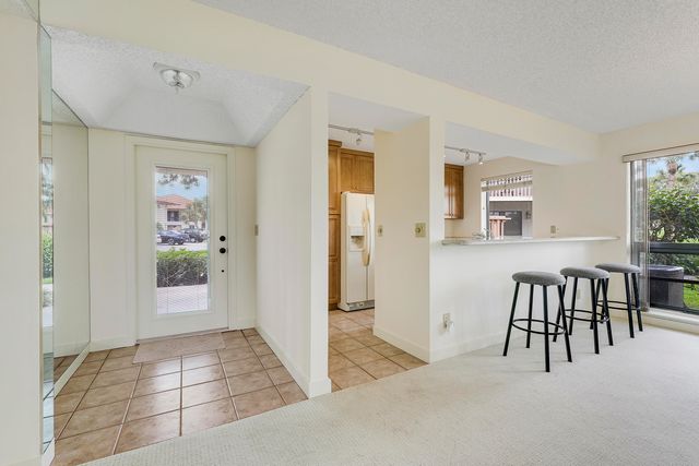 302 Brackenwood Circle, Palm Beach Gardens, FL 33418