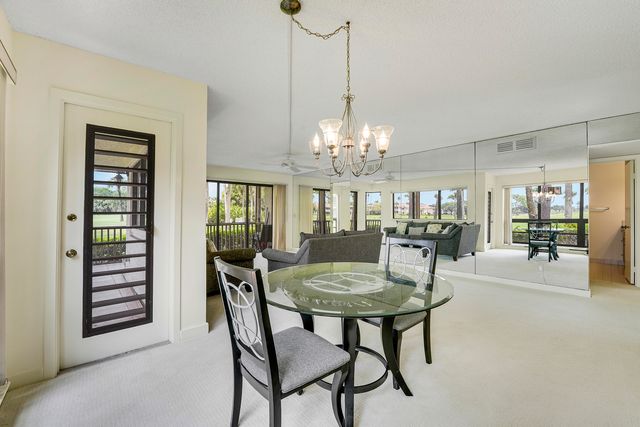 302 Brackenwood Circle, Palm Beach Gardens, FL 33418