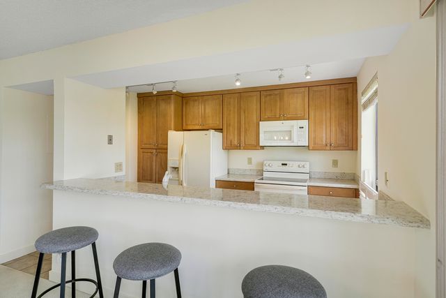 302 Brackenwood Circle, Palm Beach Gardens, FL 33418