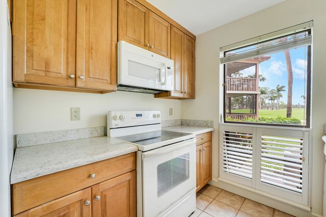 302 Brackenwood Circle, Palm Beach Gardens, FL 33418
