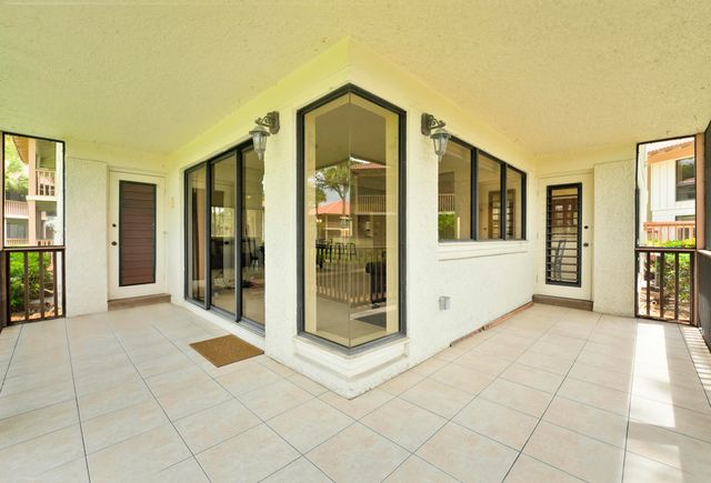 302 Brackenwood Circle, Palm Beach Gardens, FL 33418