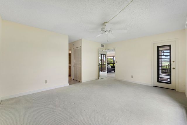 302 Brackenwood Circle, Palm Beach Gardens, FL 33418