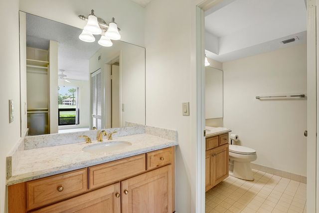 302 Brackenwood Circle, Palm Beach Gardens, FL 33418
