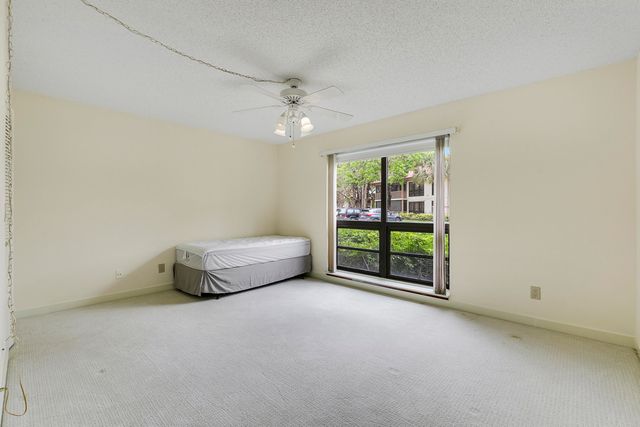 302 Brackenwood Circle, Palm Beach Gardens, FL 33418