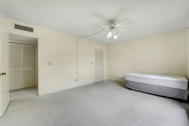 302 Brackenwood Circle, Palm Beach Gardens, FL 33418