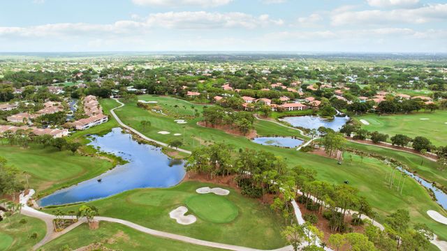302 Brackenwood Circle, Palm Beach Gardens, FL 33418