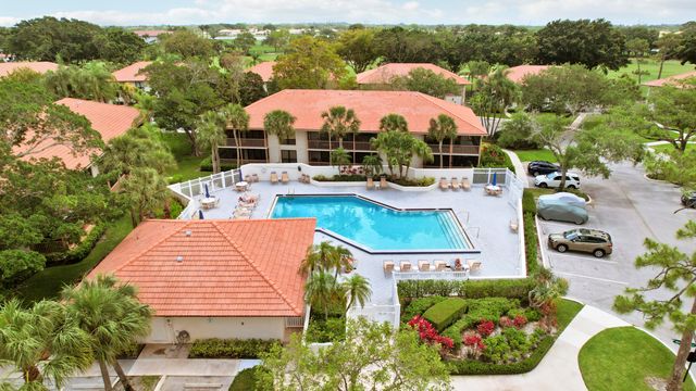 302 Brackenwood Circle, Palm Beach Gardens, FL 33418