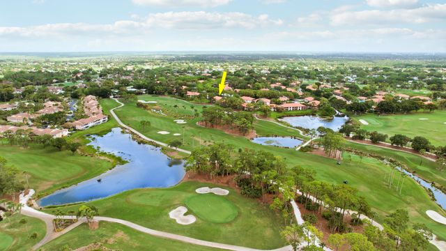 302 Brackenwood Circle, Palm Beach Gardens, FL 33418