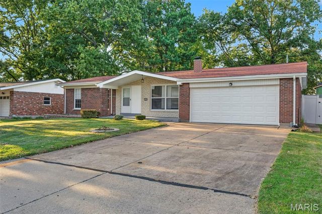 3865 Belcroft Drive, Florissant, MO 63034
